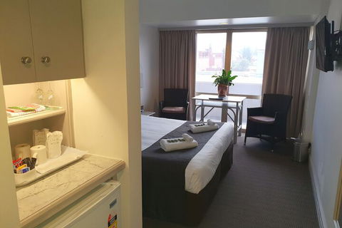 Hotel Victor - WA Accommodation 7
