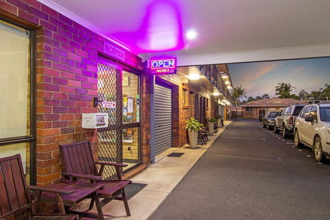 Coast Inn Motel - Hervey Bay Accommodation 1