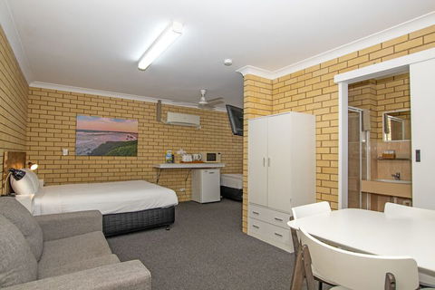 Coast Inn Motel - Hervey Bay Accommodation 7