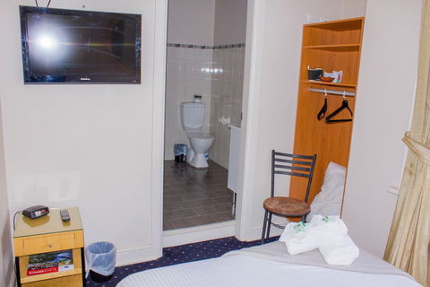 Gardners Inn Hotel - Victoria Tourism 6