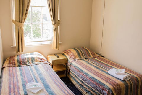 Gardners Inn Hotel - Victoria Tourism 3