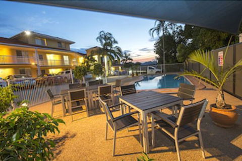 Harbour Sails Motor Inn - Mackay Tourism 3