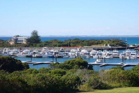 Harbour View Motel - Whitsundays Tourism 0