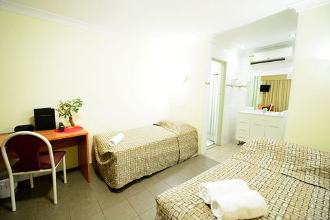 Liberty Plains Motor Inn - St Kilda Accommodation 6