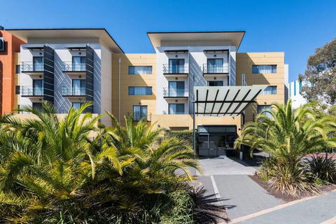 The Woden Hotel - Holiday Melbourne 1