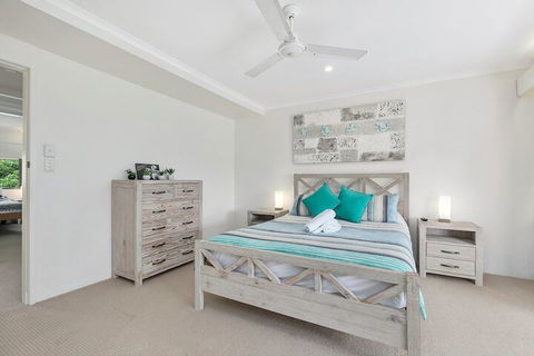 Le Court Villas - Yamba Accommodation 4