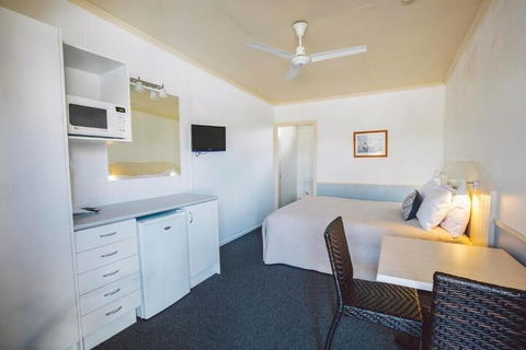 Boulevard Motel - Tourism Townsville 6