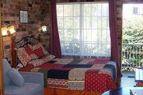 Coachman Motor Inn - Holiday Melbourne 2