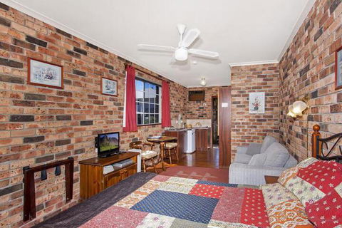 Coachman Motor Inn - Holiday Melbourne 6