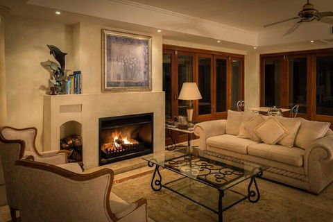 Victoria's At Wategos - Northern Rivers Accommodation 3
