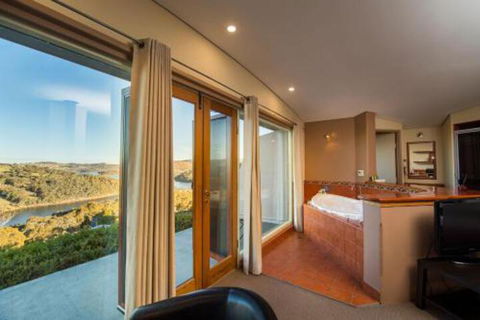 Eagle View Escape - Carnarvon Accommodation 2