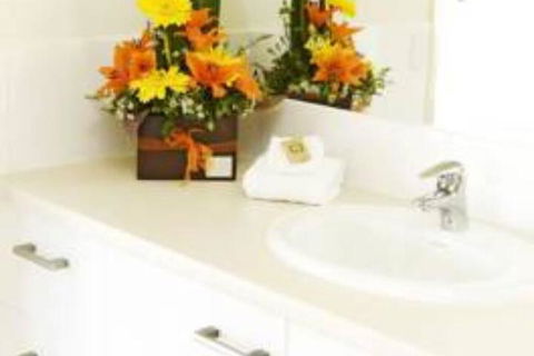 Glenelg Pacific Apartments - Gold Coast 4U 2
