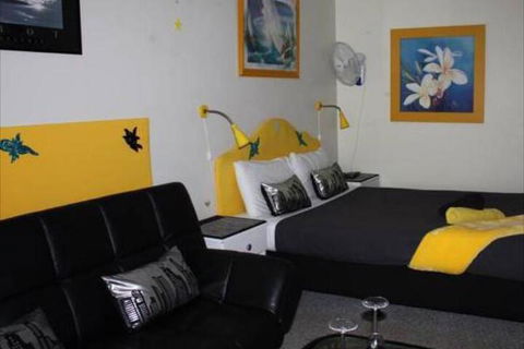 Cotton Tree Beach Motel - Byron Bay Accommodation 6