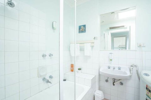 Barkly Apartments - Holiday Sydney 6