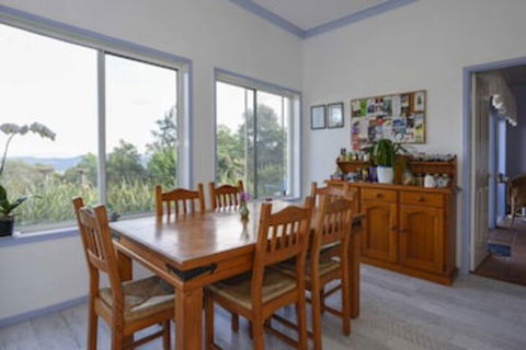 Ninderry Manor Luxury Retreat - Accommodation Newcastle 0