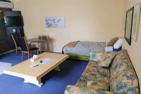 Cottages For Two - Lightning Ridge Tourism 3
