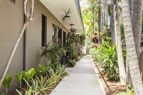 Julians Apartments - Hervey Bay Accommodation 2