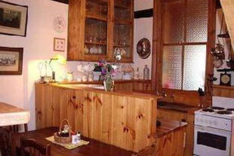 Memory Lane Cottage - Brisbane Tourism 3
