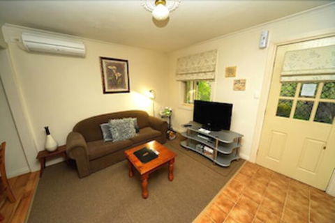 Riesling Trail & Clare Valley Cottages - Accommodation Sydney 3