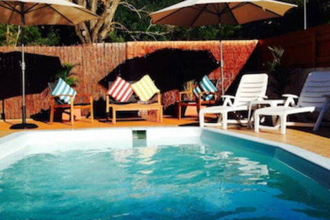 Paradise Court Holiday Units - Accommodation Brisbane 0