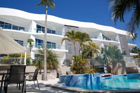 Arc Resort - Victoria Tourism 0