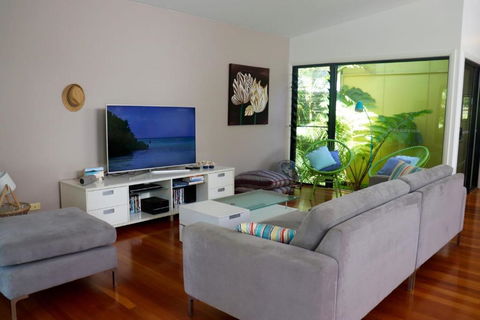 AtLIZZIE - Whitsundays Tourism 2