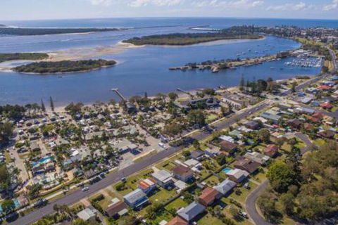 Finlays Retreat Pet Friendly House Yamba - Lightning Ridge Tourism 3