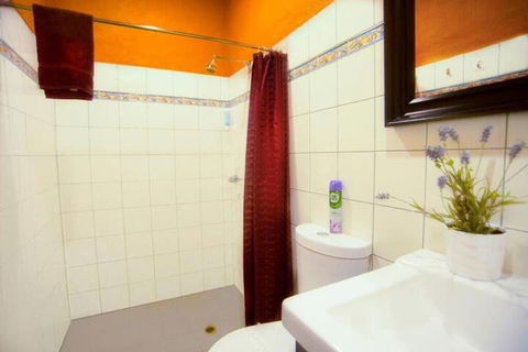 The Underground Motel - Accommodation Redcliffe 7