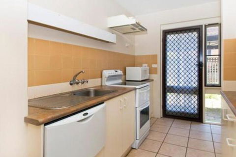 Bay Park Gardens 30 1 Warlters Street - Bundaberg Accommodation 7