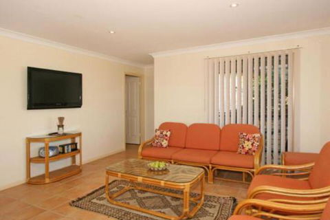 Phoenix Terrace Townhouse Yamba - Accommodation Ballina 2