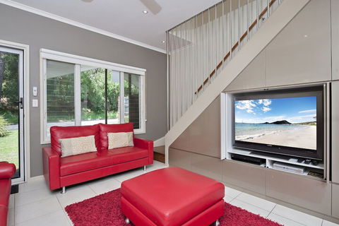 Florida 5 / 5 Lillian Street - Broome Tourism 5