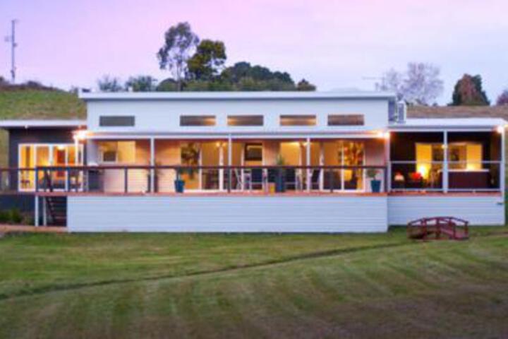 Alyonah Daylesford - thumb 0