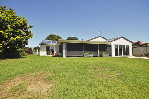 Bribie Island Canal Holiday Destination - Holiday Jervis Bay 3