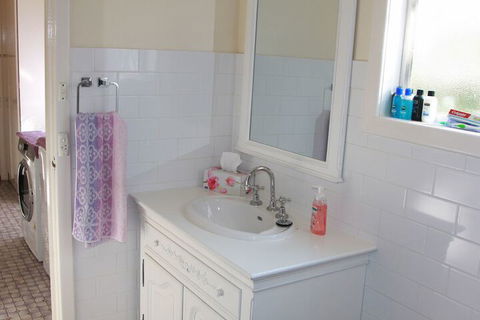 Archery Road Estate - Accommodation Broken Hill 1