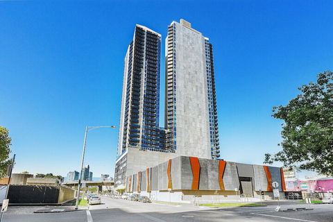 Roomerang At Marco 28 - Holiday Sydney 1
