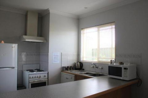 Golden Rivers Holiday Apartments - Hervey Bay Accommodation 3