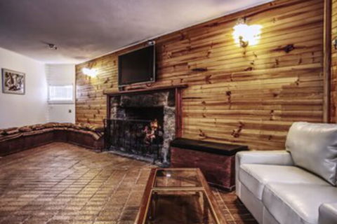 Selwyn Star Lodge - Hervey Bay Accommodation 0