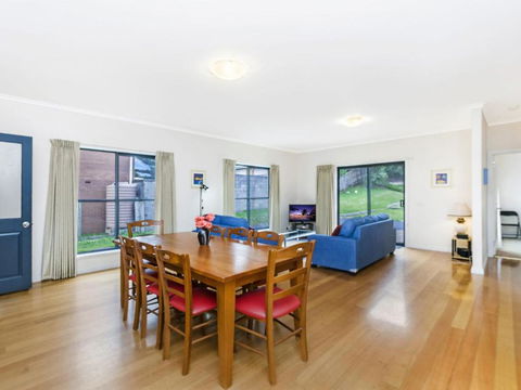 Kurrawa Near East Beach - Holiday Sydney 6