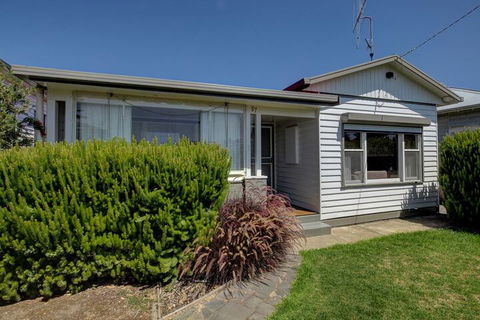 Wombat Cottage - Holiday Melbourne 1