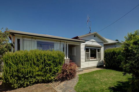 Wombat Cottage - Holiday Melbourne 2