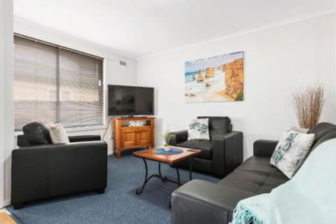 Elkie Villa 2 Bedroom Unit Burnie - Sunshine Coast Tourism 3