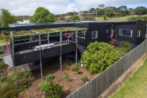 Nelson Victoria Luxury Holiday Accommodation - Wagga Wagga Accommodation 5