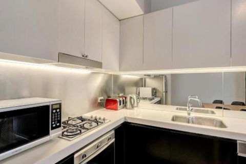 London Woolstores Warehouse Apartment - Hervey Bay Accommodation 3