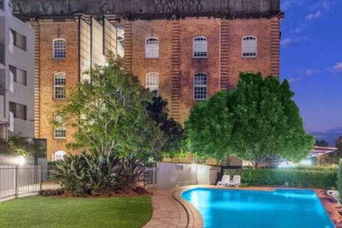 London Woolstores Warehouse Apartment - Hervey Bay Accommodation 2