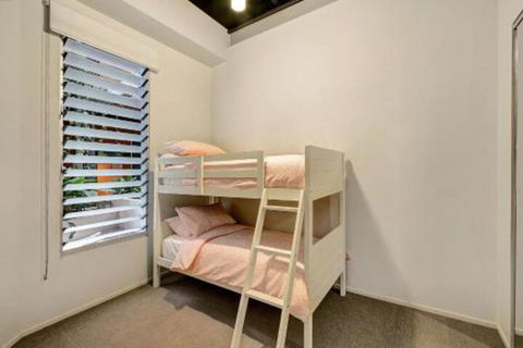 London Woolstores Warehouse Apartment - Hervey Bay Accommodation 6
