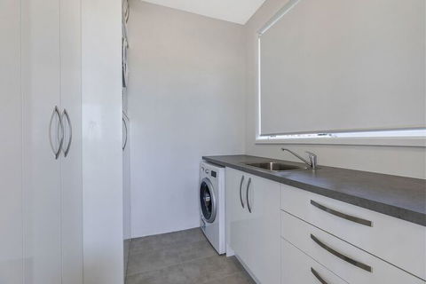 Blue Pacific 8 - Hervey Bay Accommodation 7