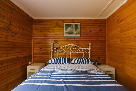 Wonboyn Cabins & Caravan Park - Holiday Adelaide 6