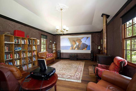 Grand Canyon Chalet - Northern Rivers Accommodation 6