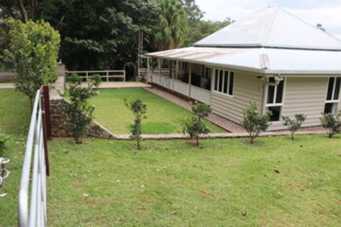 Mapleton Falls Farm House - Accommodation Ballina 0
