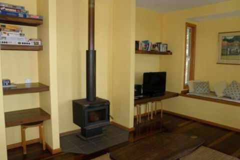 11 Bambara Street - Accommodation Newcastle 2